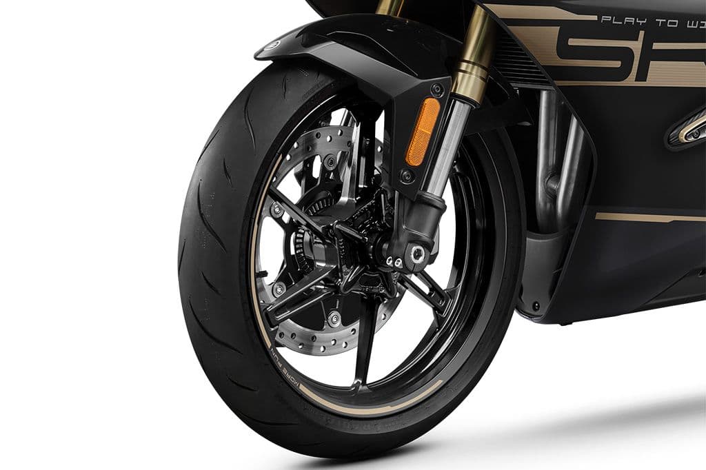 高性能轮胎，信心十足