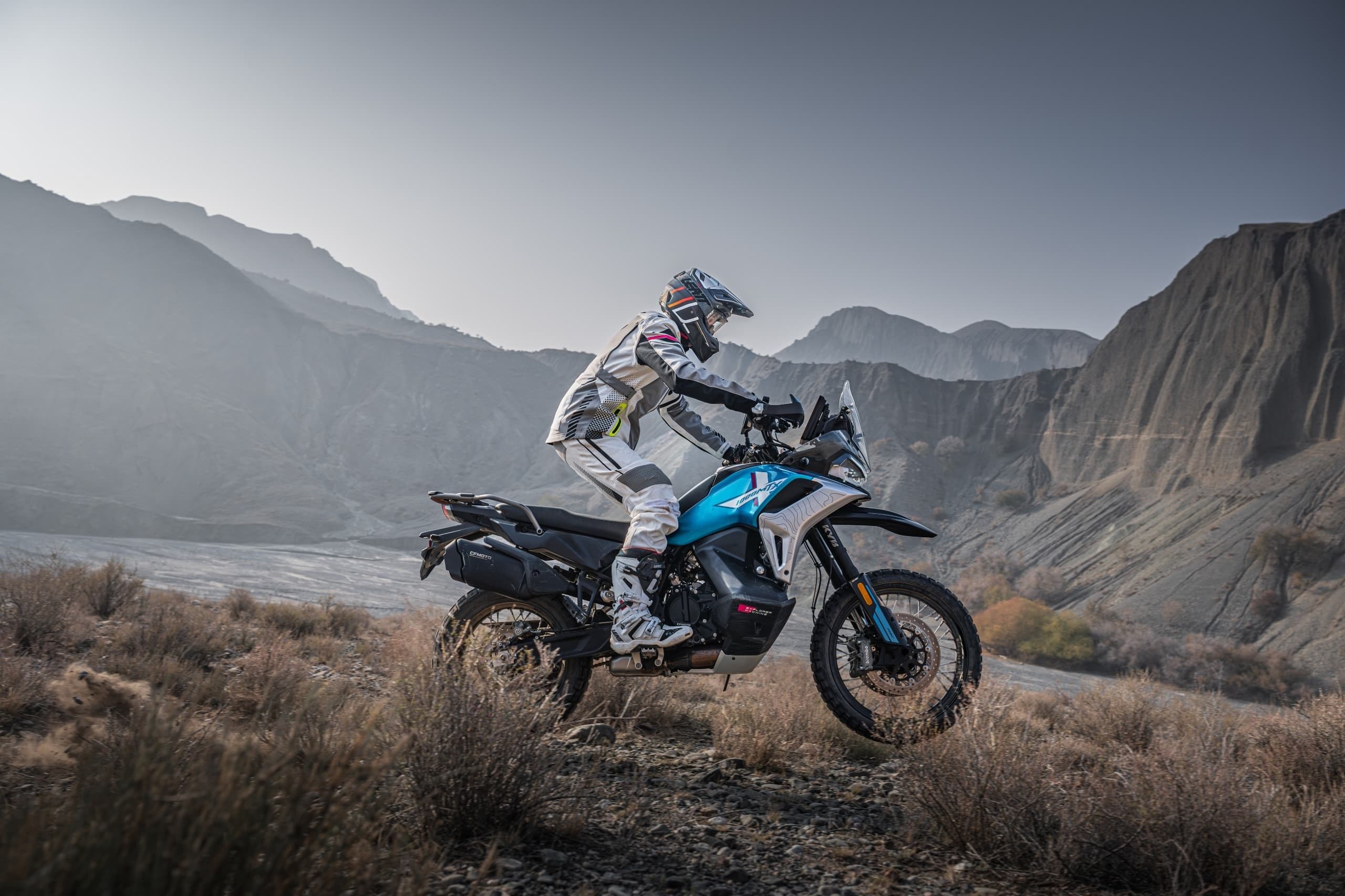 轻量化发动机布局
操控轻巧，稳健巡航