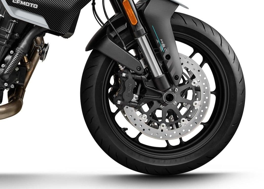 搭载Bosch全功能TC 国服最强电控街车实至名归