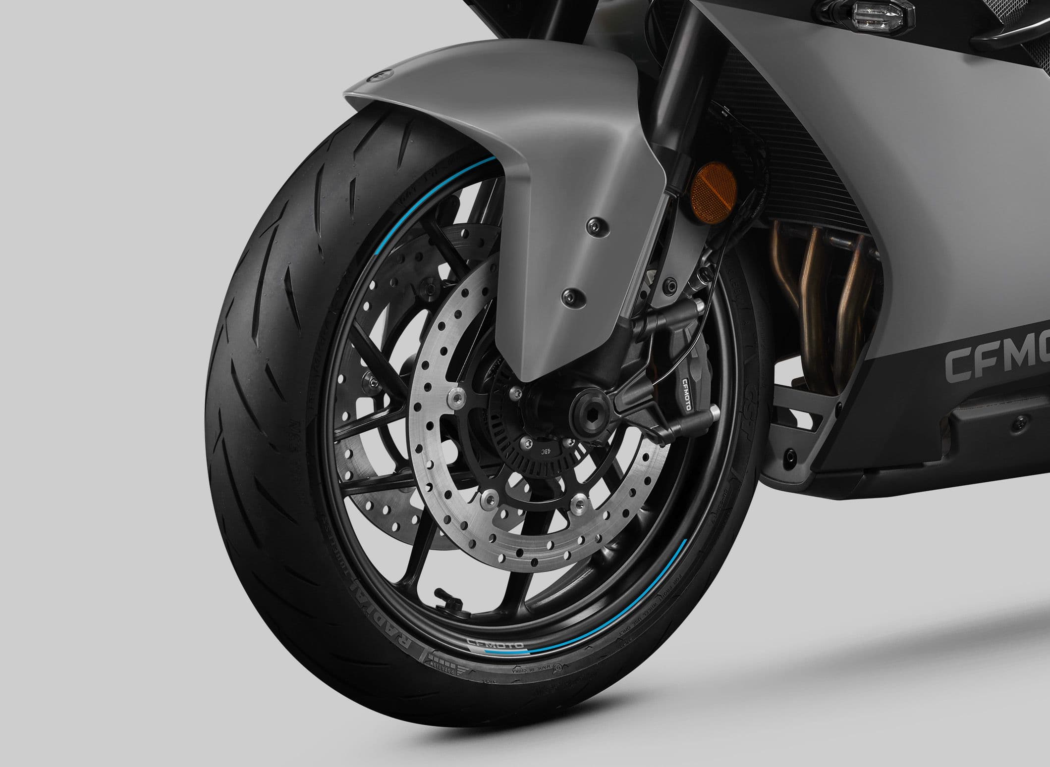 吸地感轮胎，道路牢牢掌控