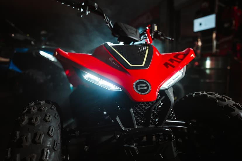 全车LED车灯，超高辨识度