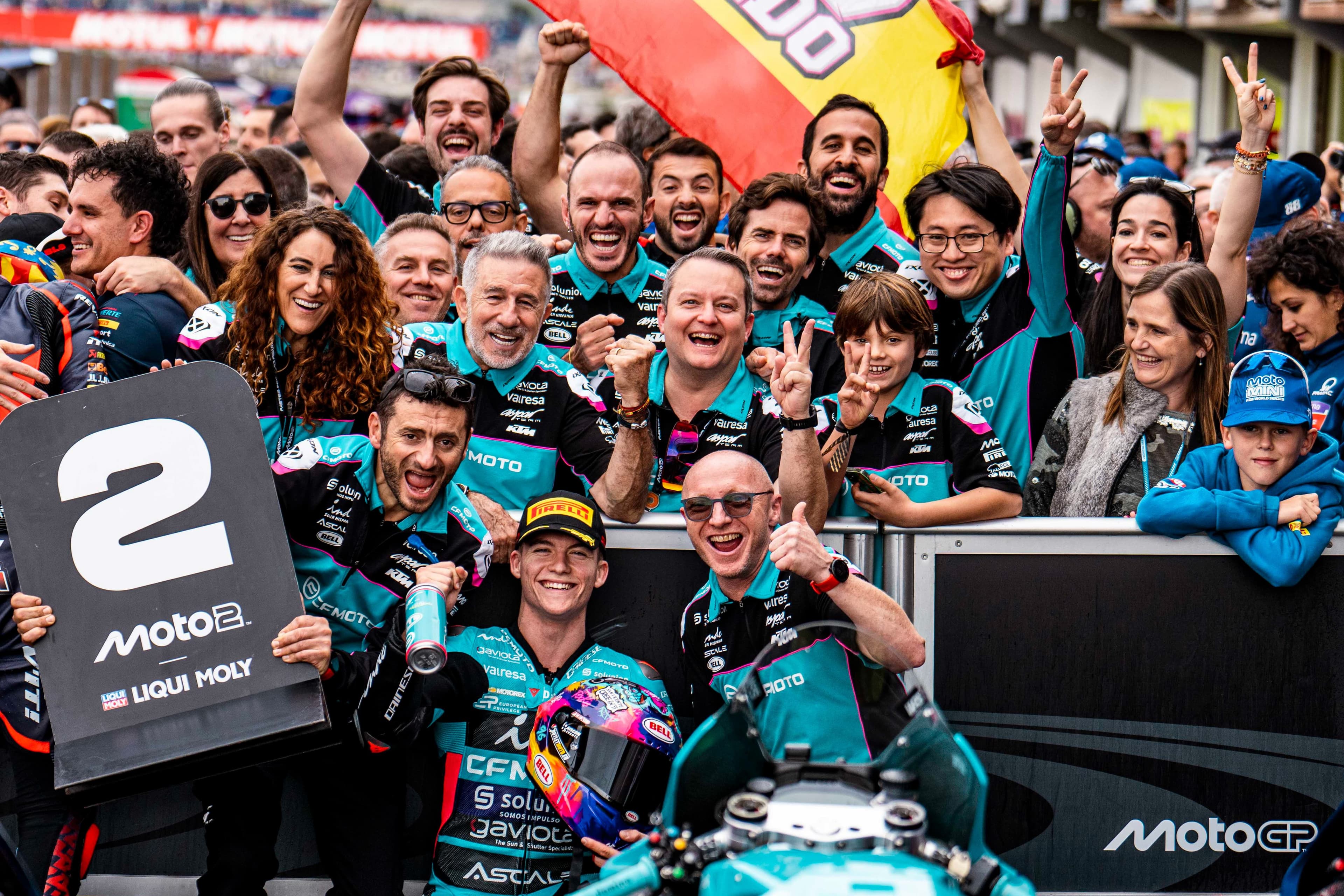 以霍尔加多领奖台收尾，2025赛季圆满收官