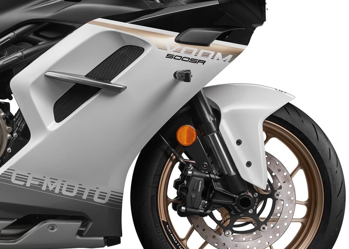 吸地感轮胎，道路牢牢掌控